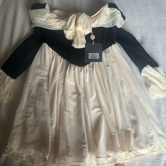 House of CB - Alana Dress Black and Cream Off-Shoulder Dress - Picture 5 of 7